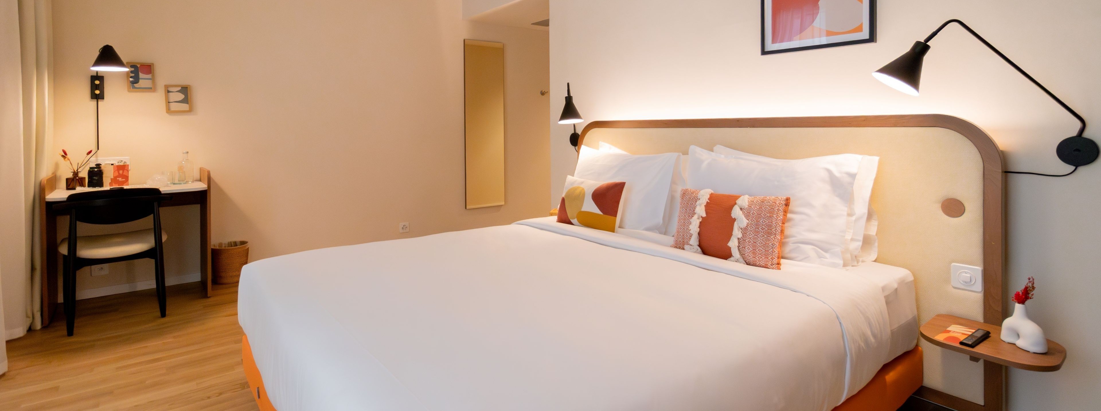 RÊVER AU 
 <br>HOOD HOTEL